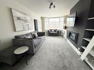 Lounge- click for photo gallery